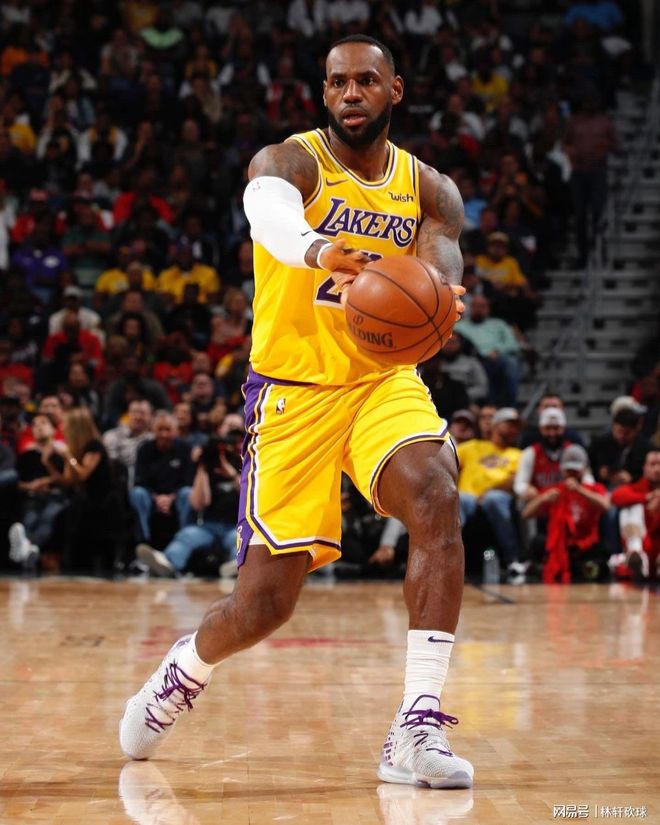 英超赛程吃紧；圣保罗训练课后远射贴柱；震撼外界；团队化学反应显著(环法赛段冠军减秒)