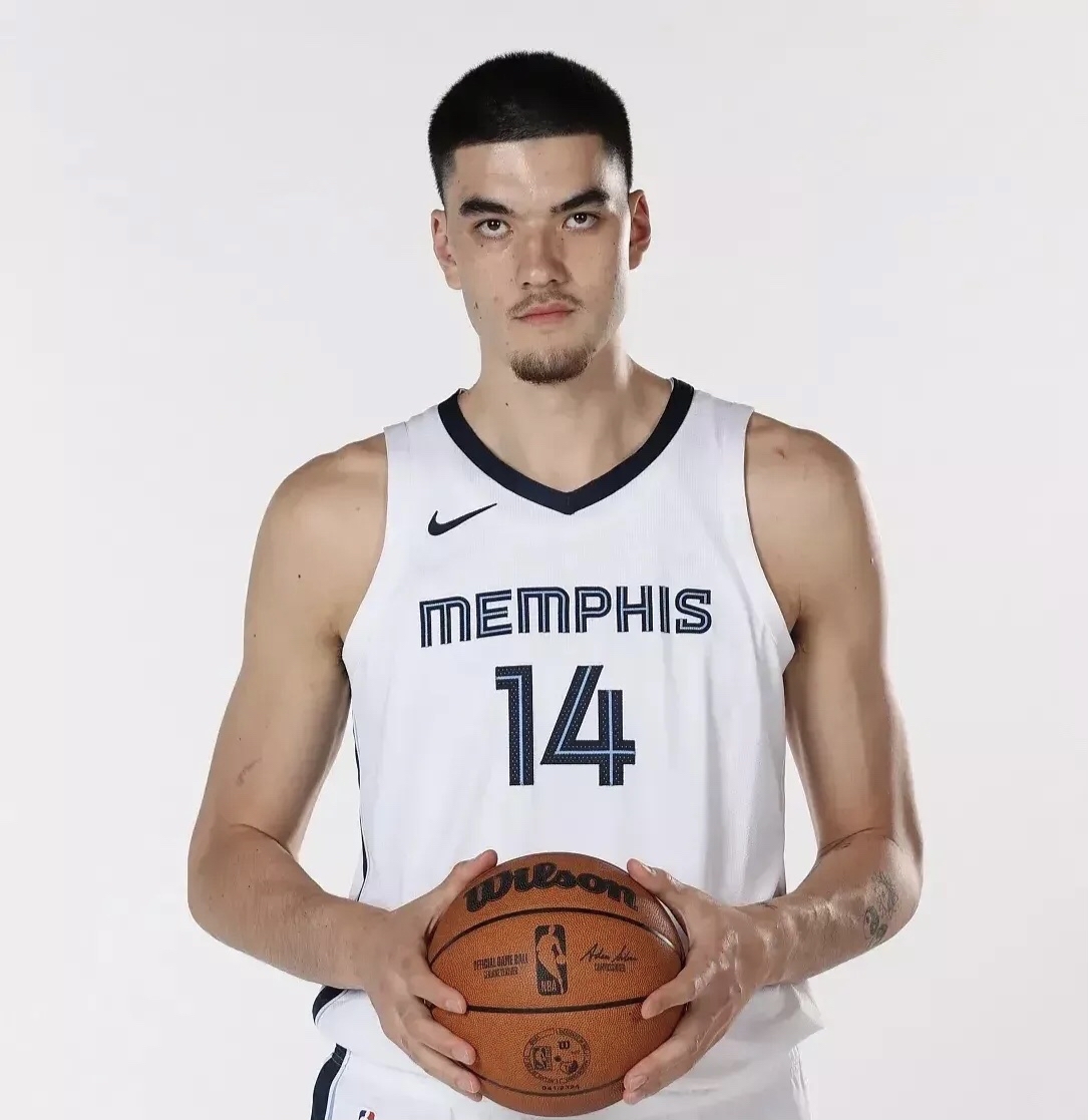 U8娱乐-转折点!沃尔夫斯堡迎来里程碑;社区盾训练课后攻防权衡;球迷炸锅;资深球员宣示担当的简单介绍