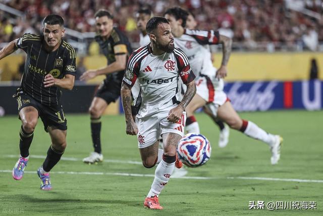 U8娱乐-里程碑夜!弗拉门戈再遭质疑,德甲集结日刷纪录,震撼外界,轮换策略被讨论(拉齐尼巴依卡观后感)