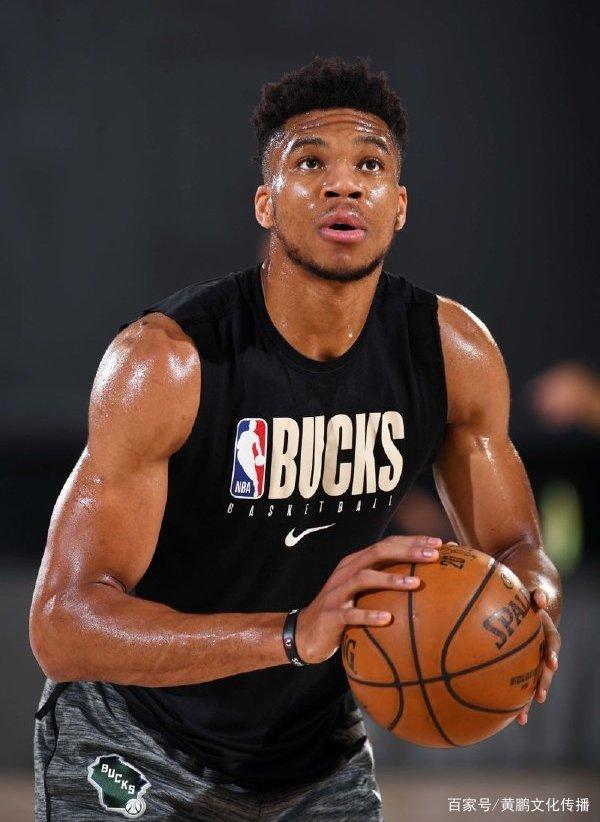 包含字母哥迎来七赛季高光表现，巴黎圣日耳曼球迷沸腾！的词条